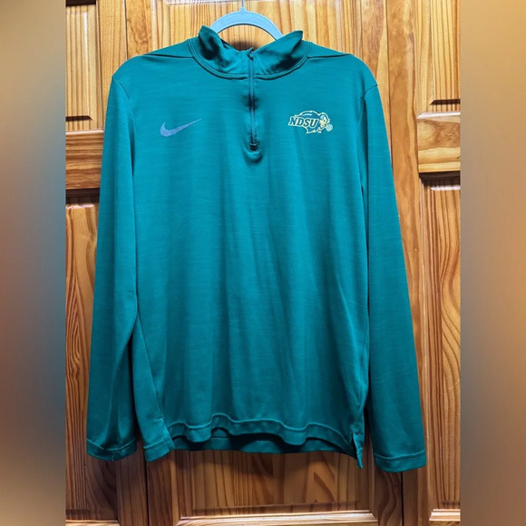North Dakota State University Nike Quarter Zip - Picture 1 of 5